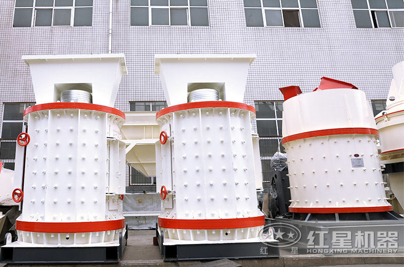 时产10吨的小型制砂机_复合破厂区实拍图