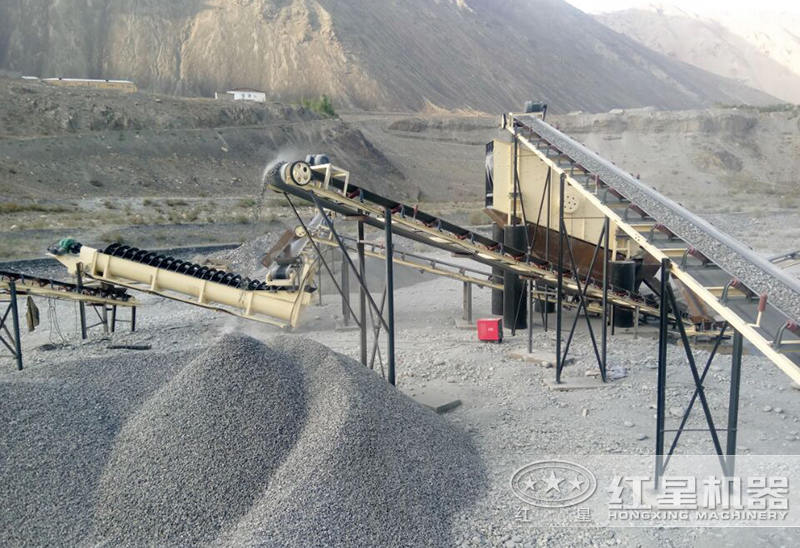 砂石厂正在生产各种规格的机制砂